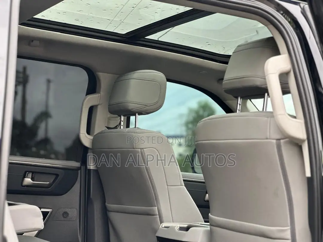 Toyota Tundra 2023 Black