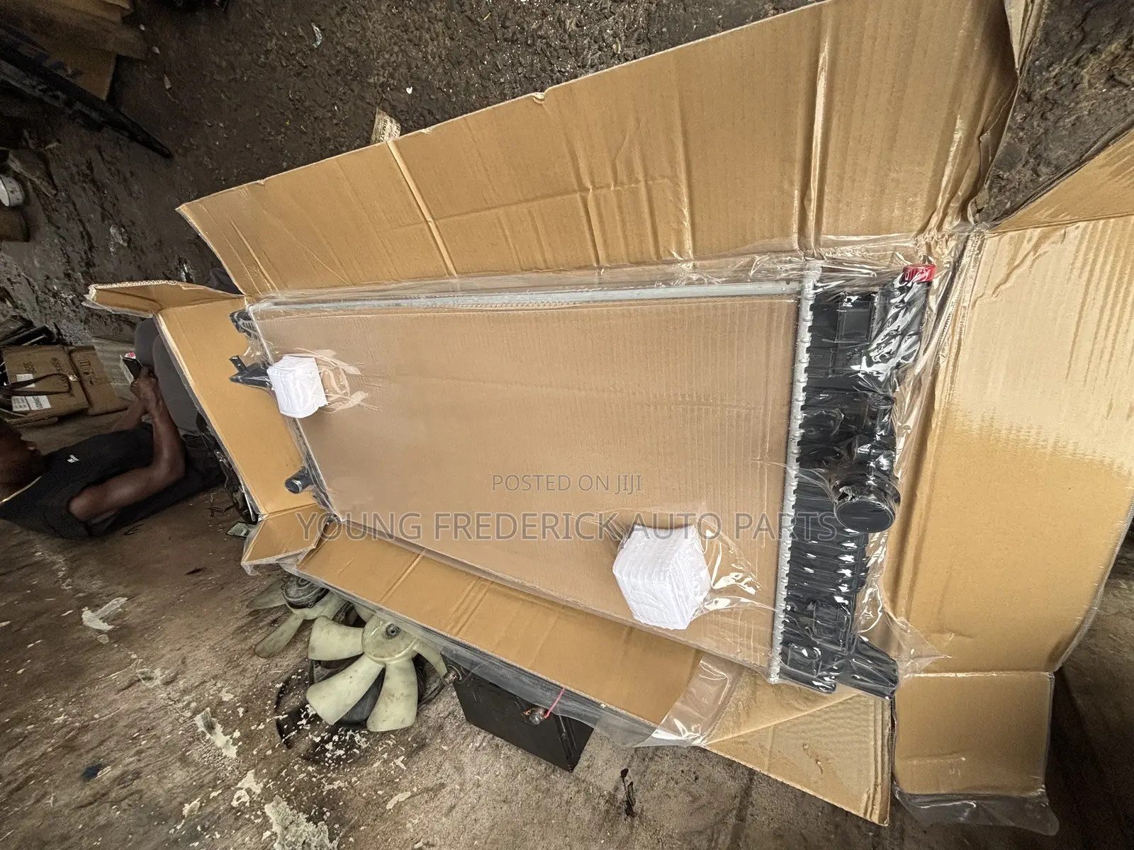 Ford F-150 2016 2017 2018 2019 2020 Radiator/Tank