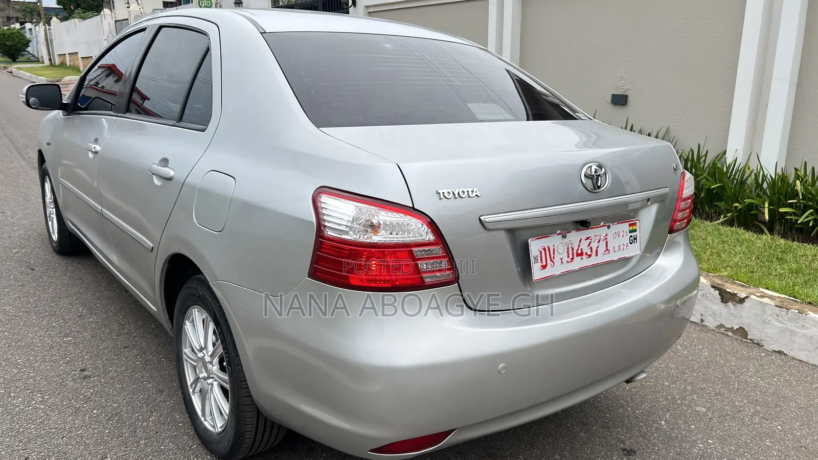 Toyota Yaris 2011 Silver