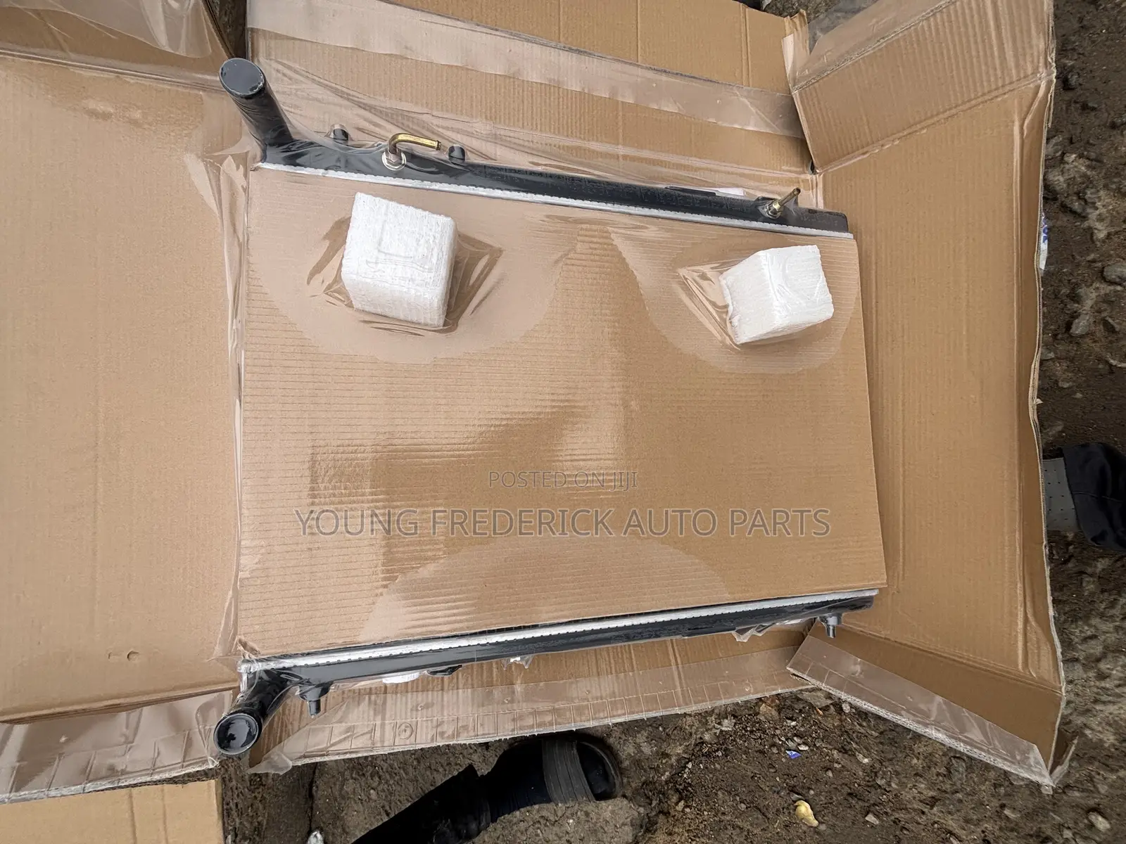 Nissan Pathfinder 2014 2015 2016 2017 2018 2019 Radiator/Tank