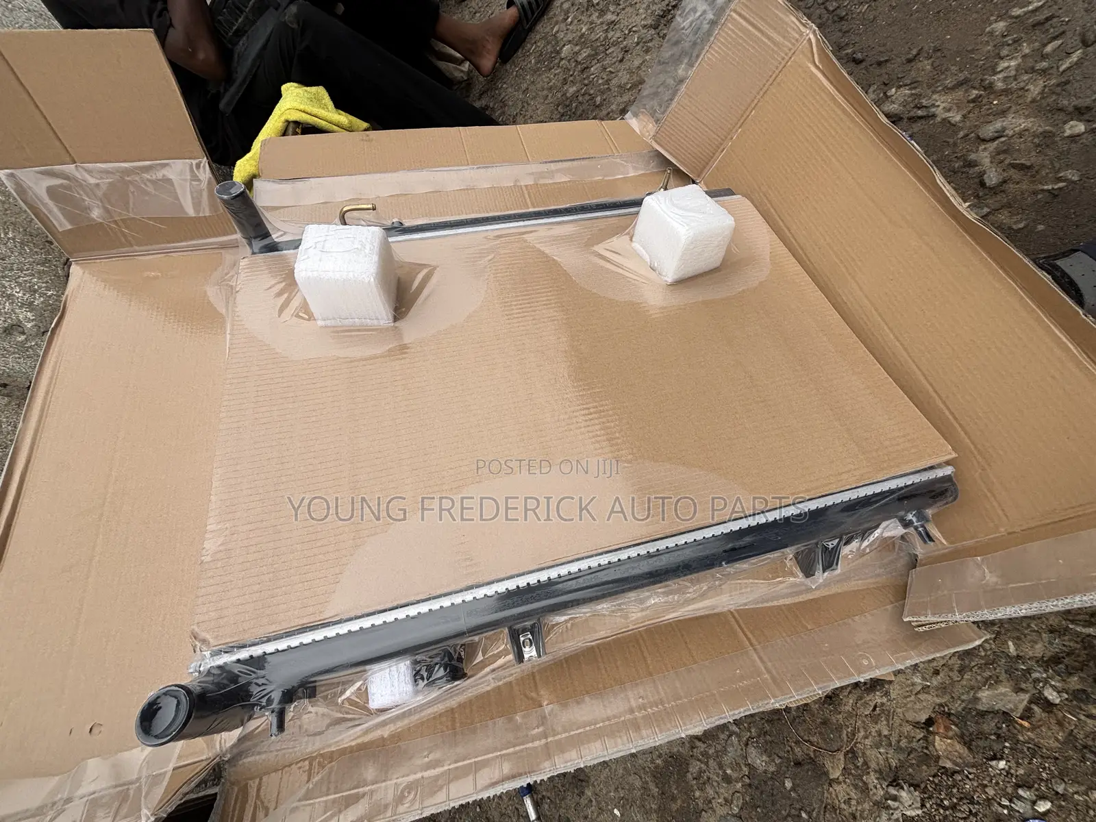 Nissan Pathfinder 2014 2015 2016 2017 2018 2019 Radiator/Tank