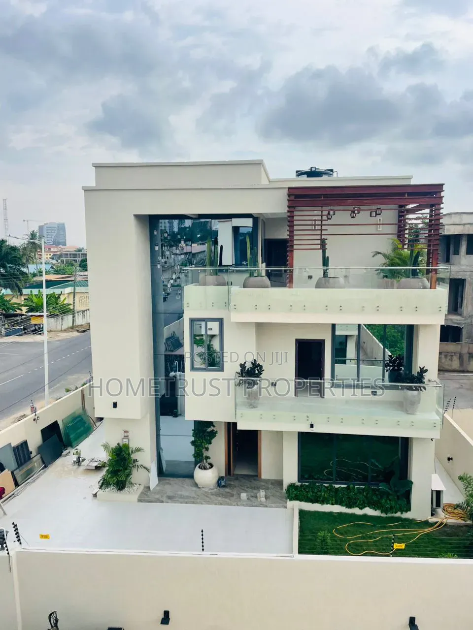 5bdrm Duplex in Roman Ridge, Police Station for sale