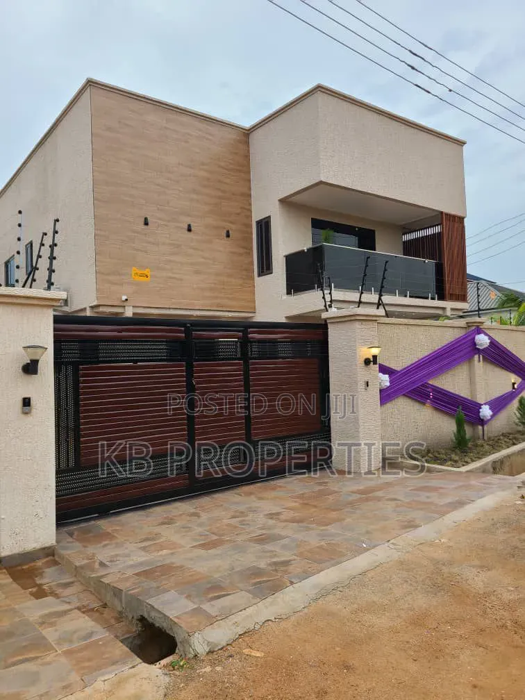 4bdrm Duplex in Kb Properties, American House for rent