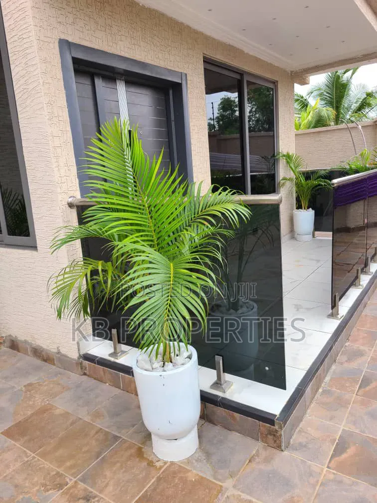4bdrm Duplex in Kb Properties, American House for rent