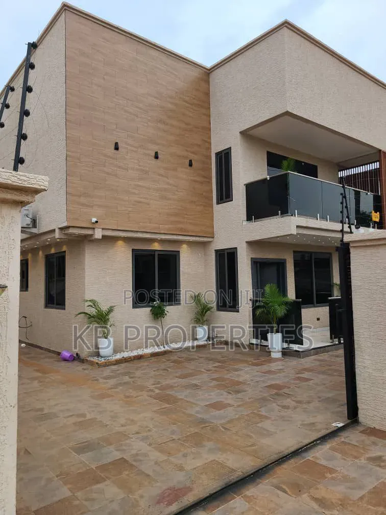 4bdrm Duplex in Kb Properties, American House for rent