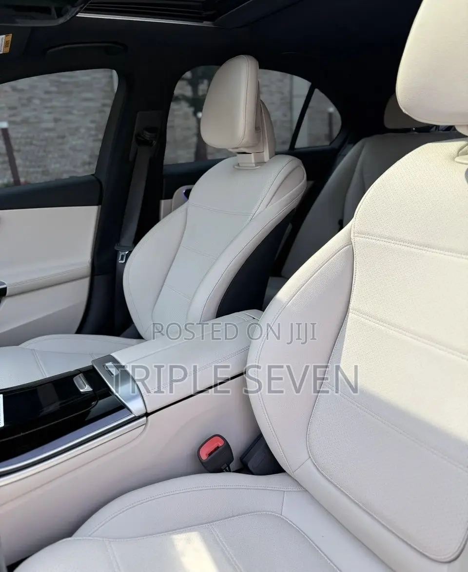 New Mercedes-Benz C300 2025 White