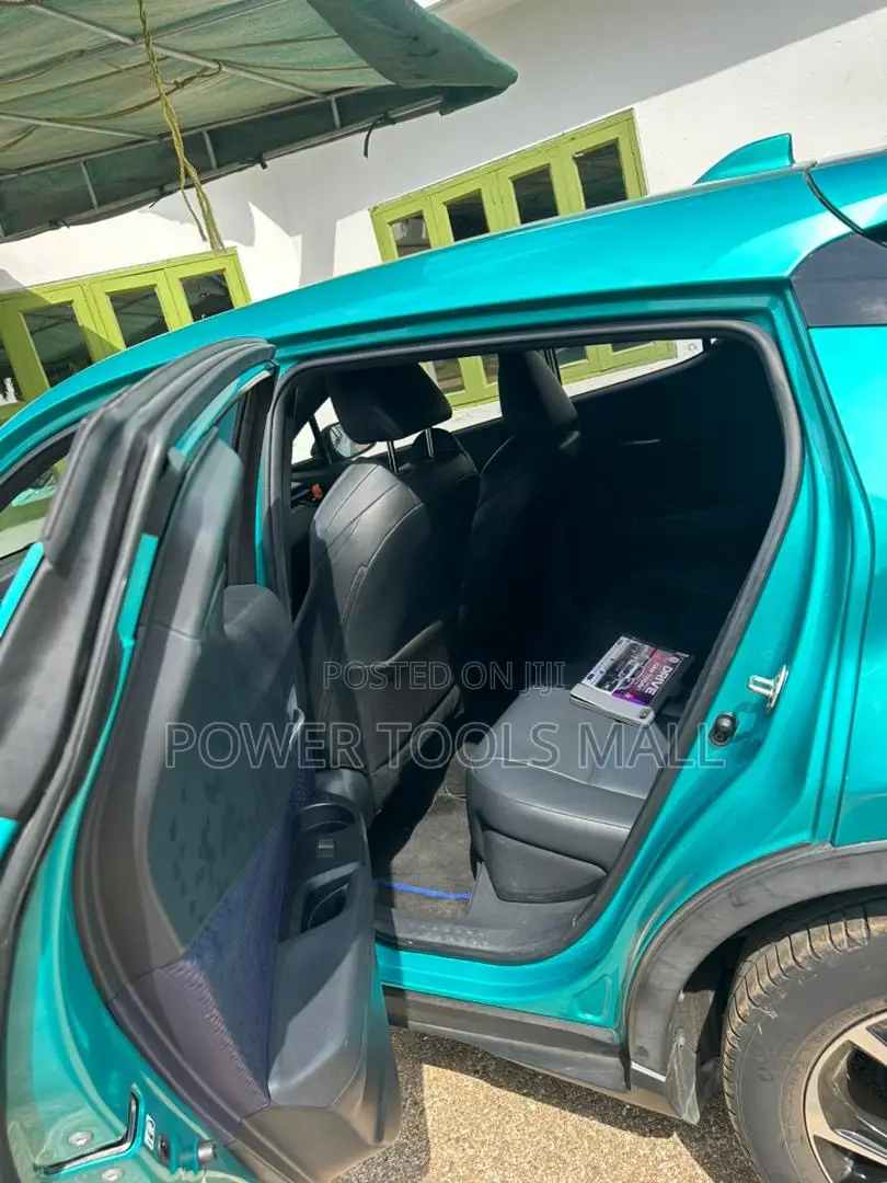 Toyota C-HR 2021 Green