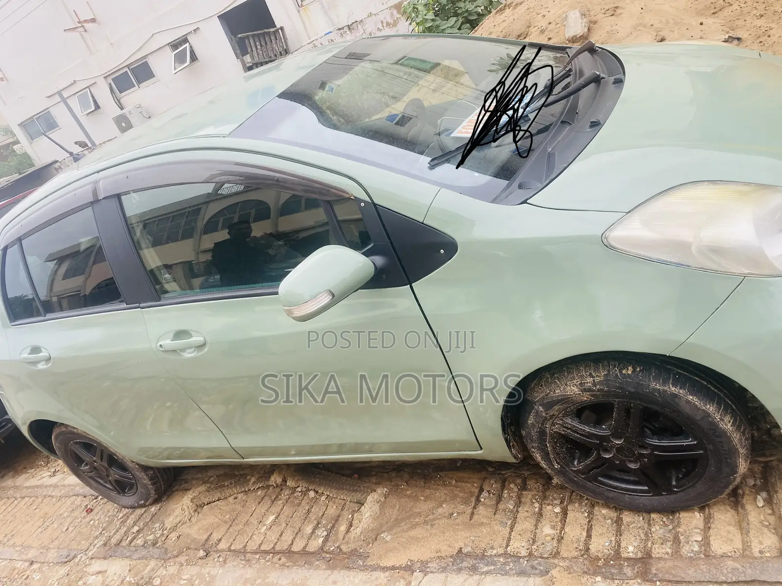 Toyota Vitz 2010 Beige
