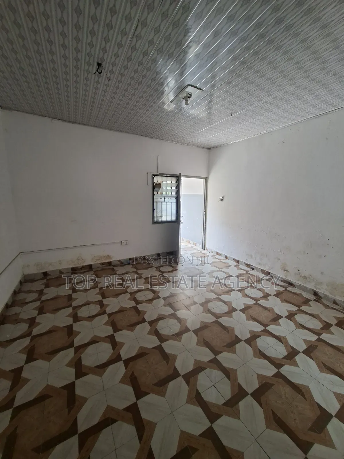 1bdrm Apartment in Behind Papa'S Pizza, North Legon for rent