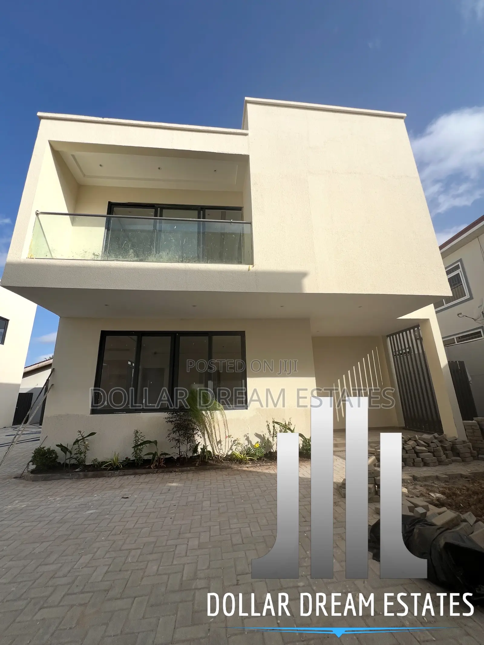 4bdrm Townhouse / Terrace in East Legon for rent