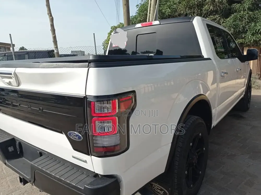 Ford F-150 Limited 4x4 SuperCrew Cab Styleside 5.5 ft. box 145 in. WB