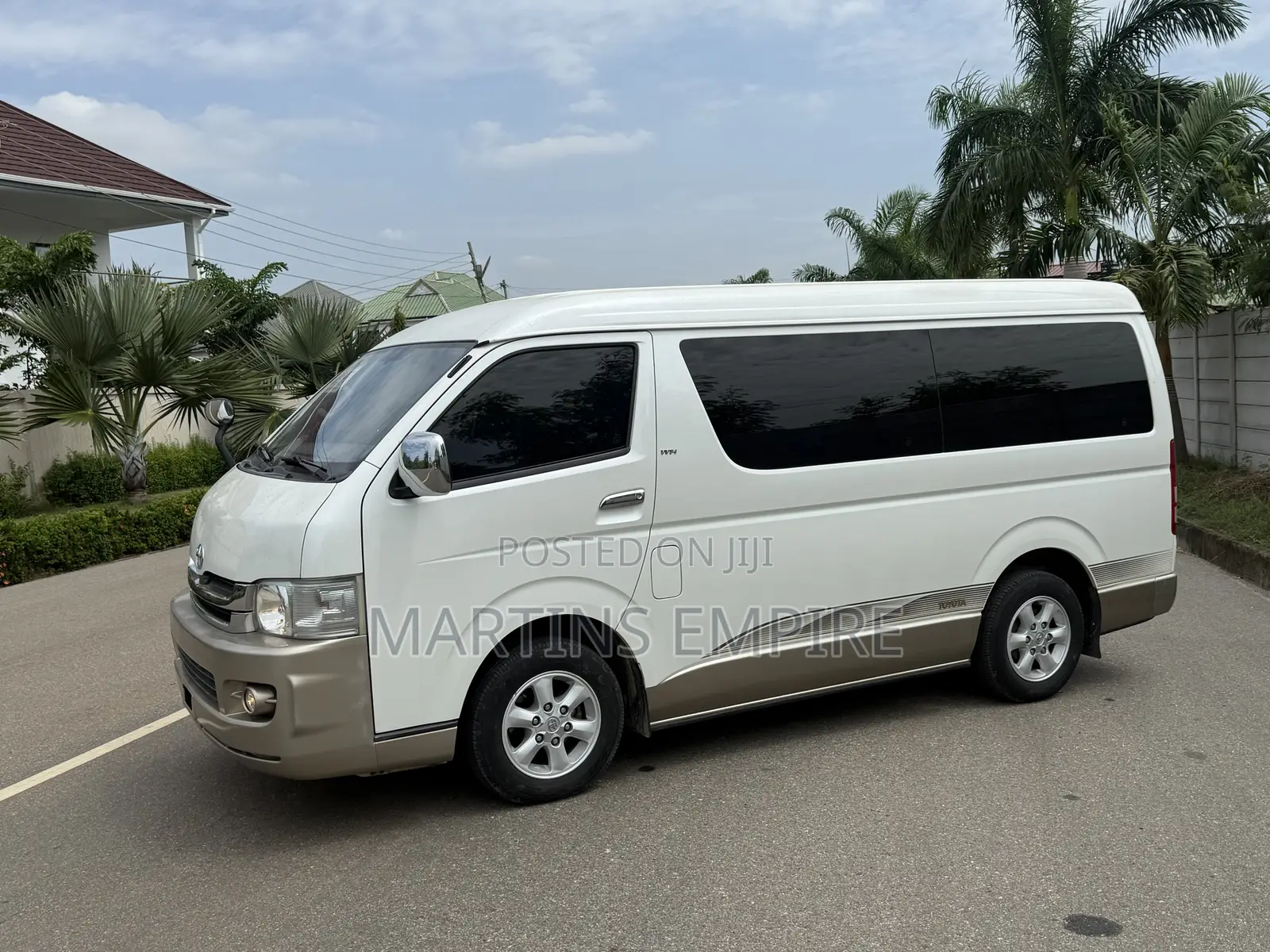 Toyota HiAce 2017 White