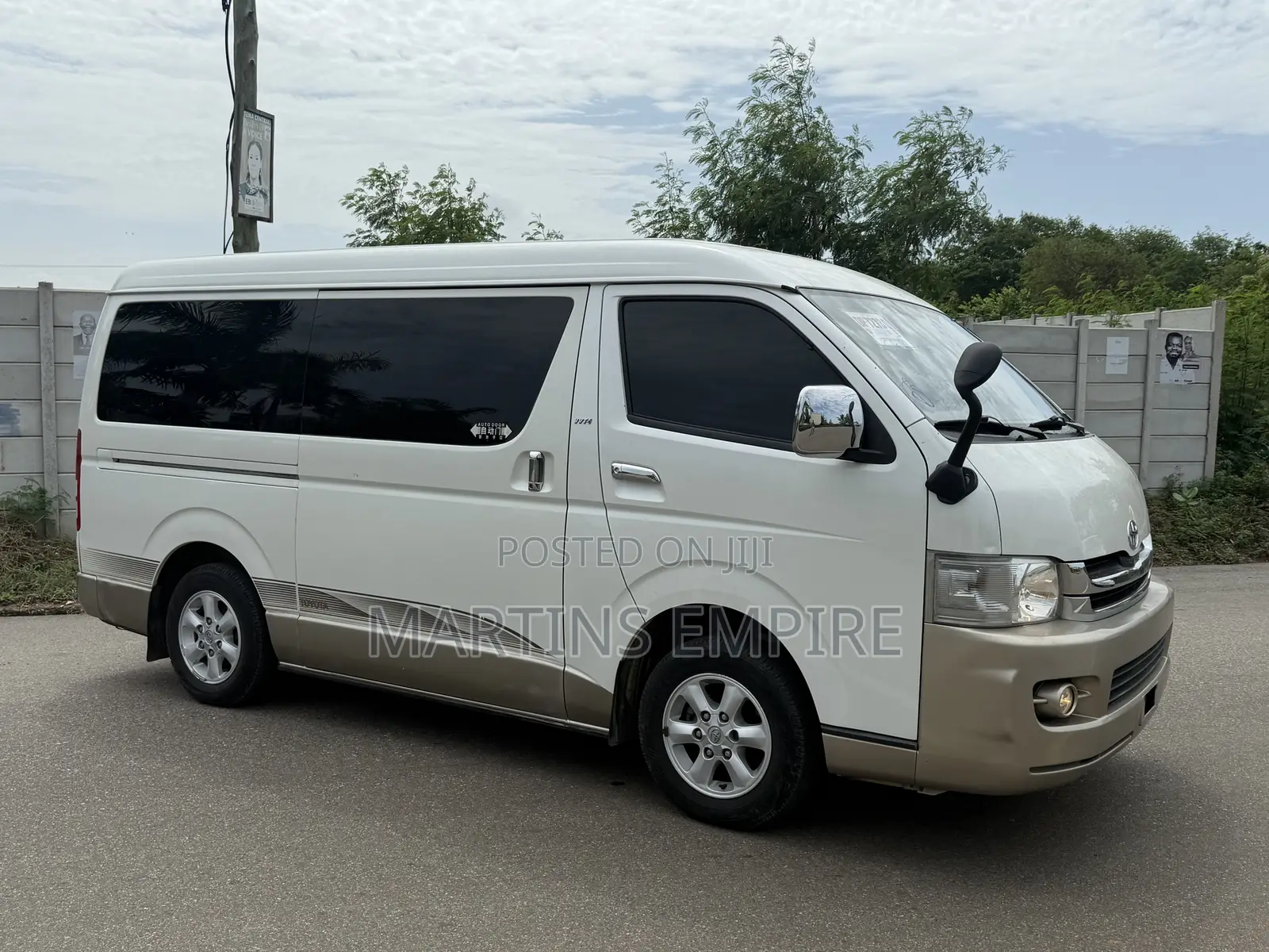 Toyota HiAce 2017 White