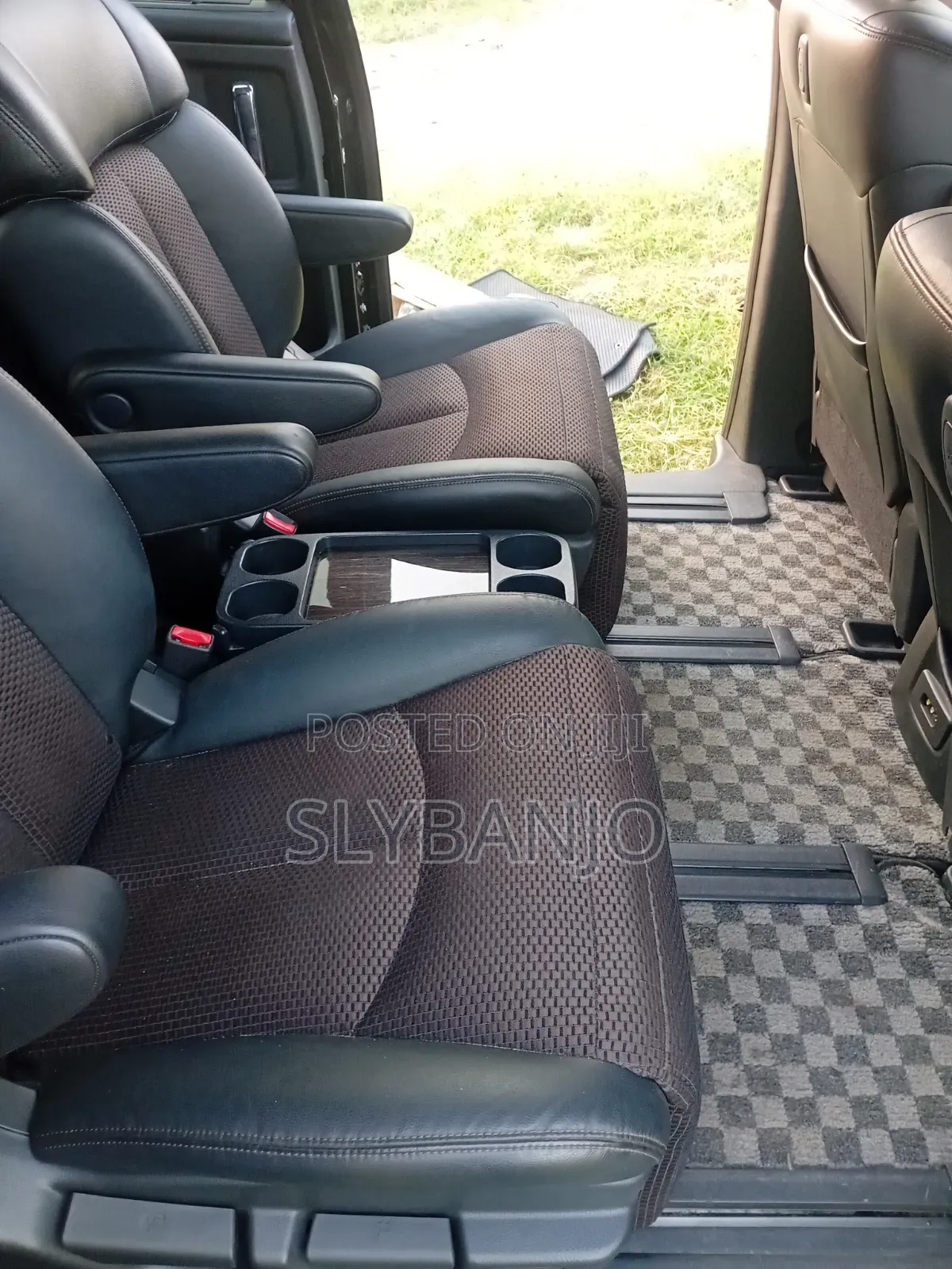Nissan Elgrand 2012 Black