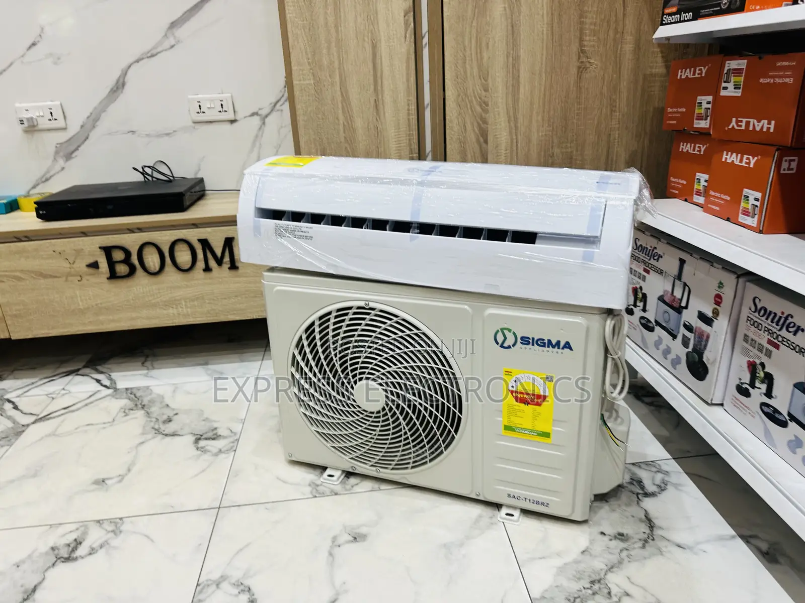 Shop Form Us the New Sigma 2.0hp Split R410 Gas White