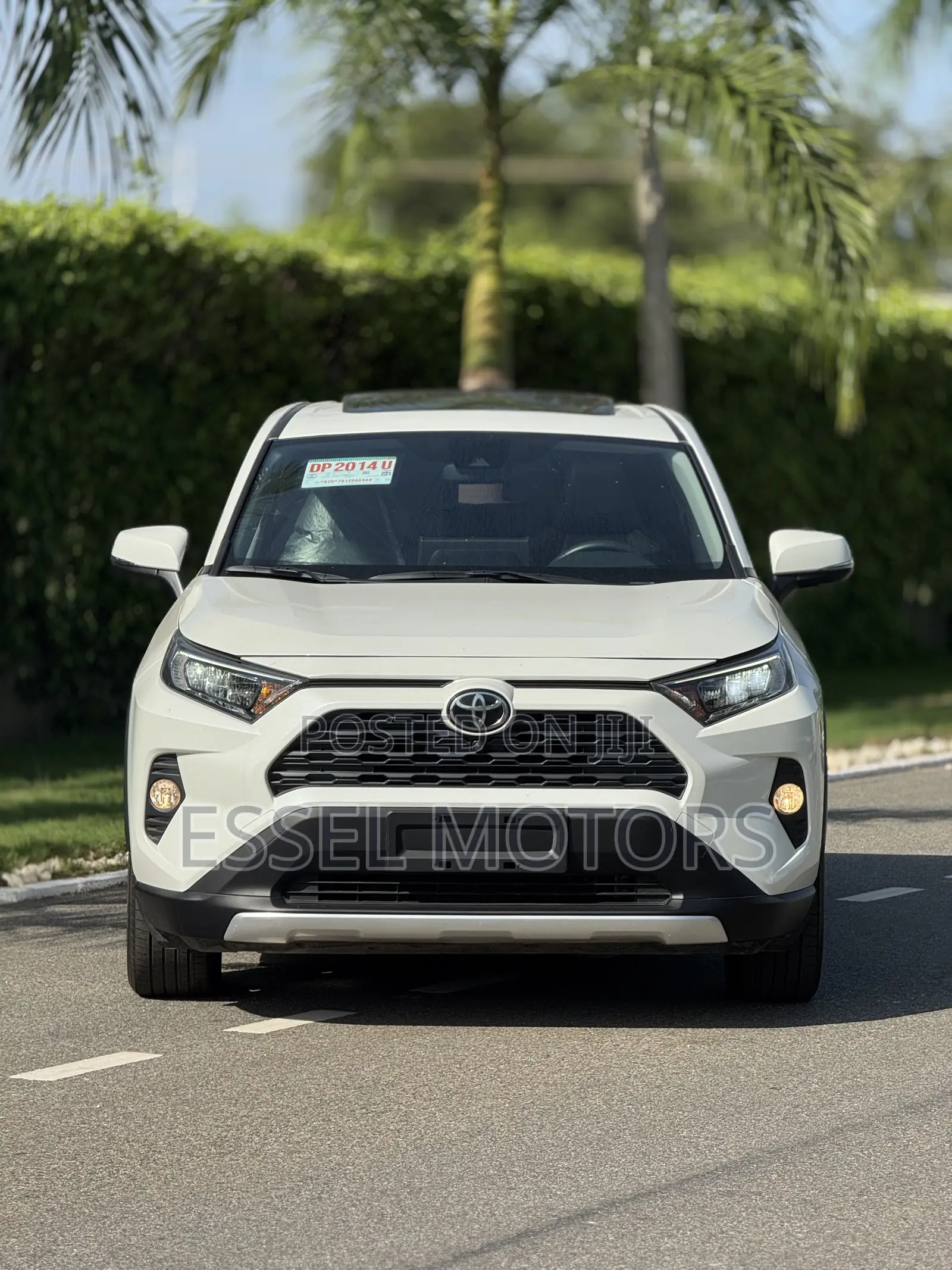 Toyota RAV4 XLE 2021 White