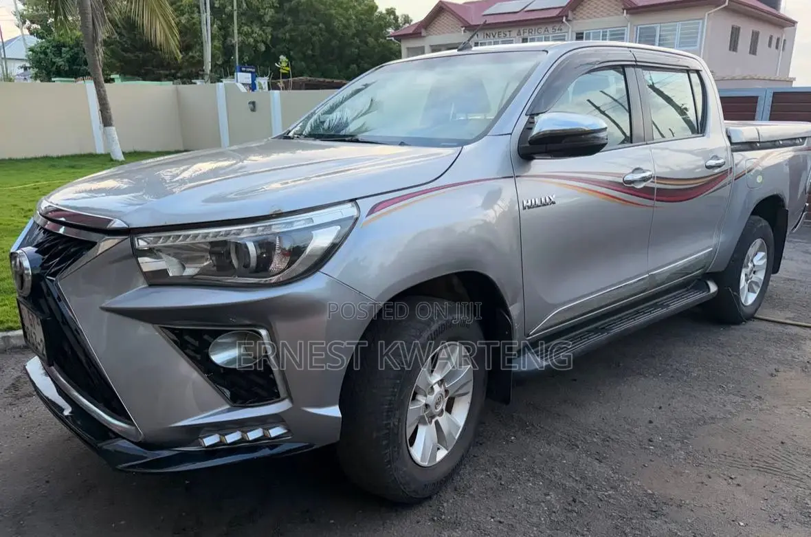 Toyota Hilux 2020 Gray