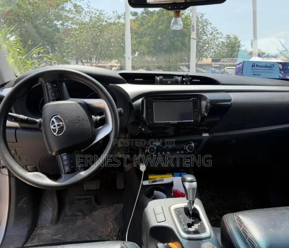 Toyota Hilux 2020 Gray