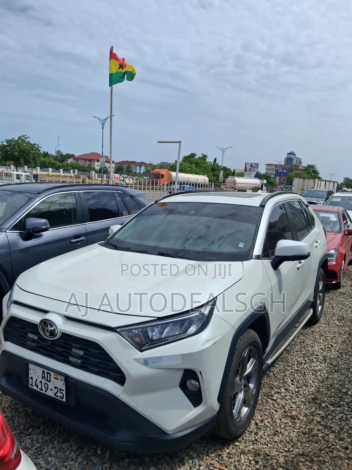 Toyota RAV4 2021 White