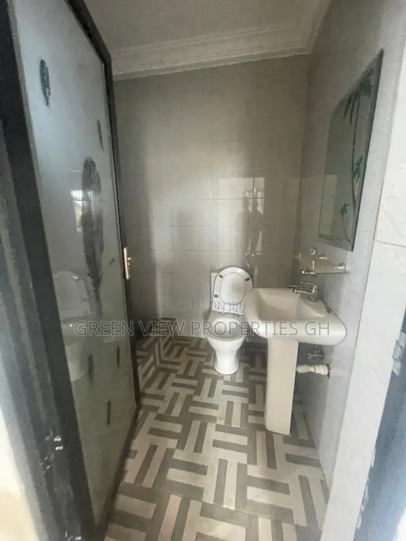 2bdrm Apartment in West Hills Mall Area for rent