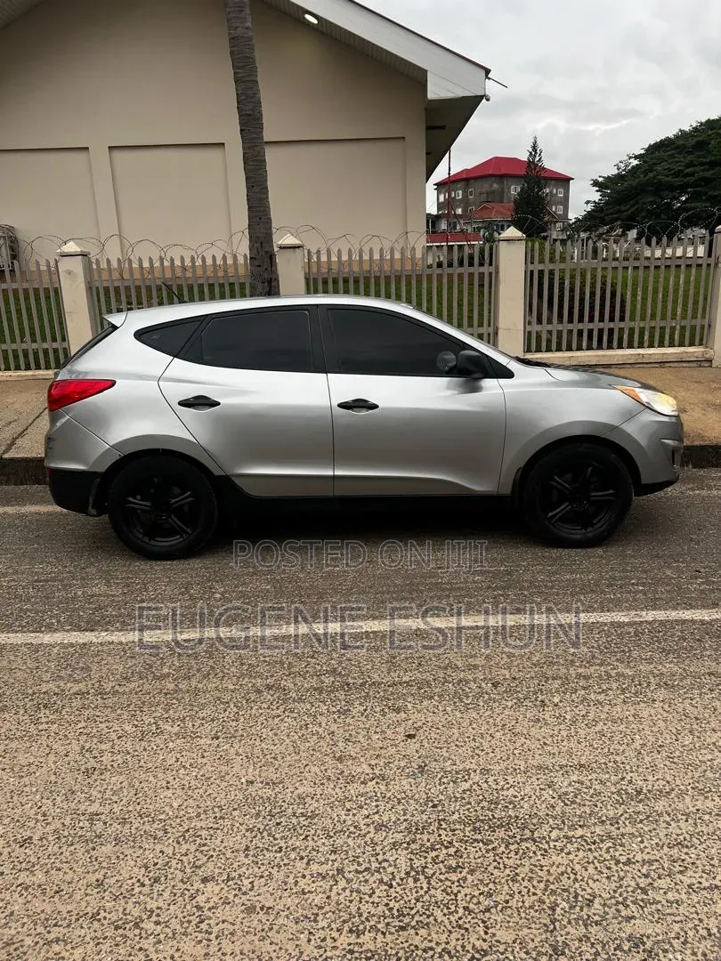 Hyundai Tucson 2012 Silver