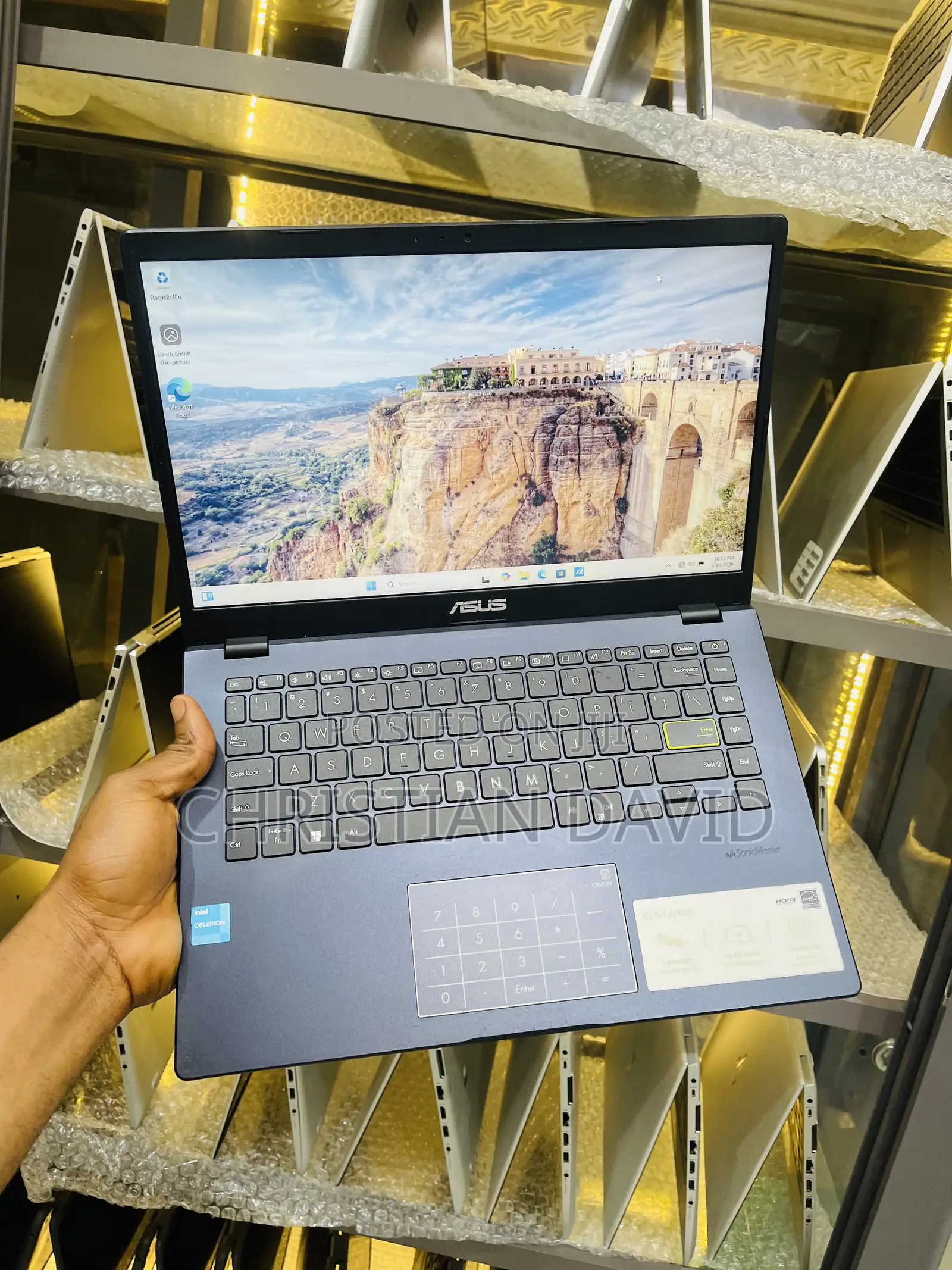 Laptop Asus Vivobook E410M 4GB Intel SSD 60GB