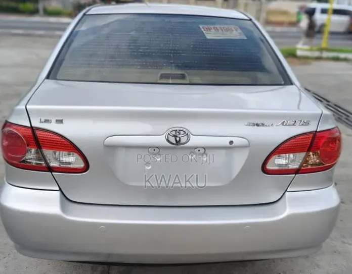 Toyota Corolla Altis 2010 Silver