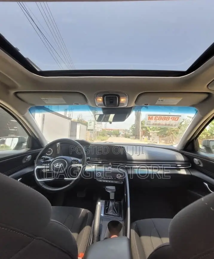 Hyundai Elantra SE 2024 Gray