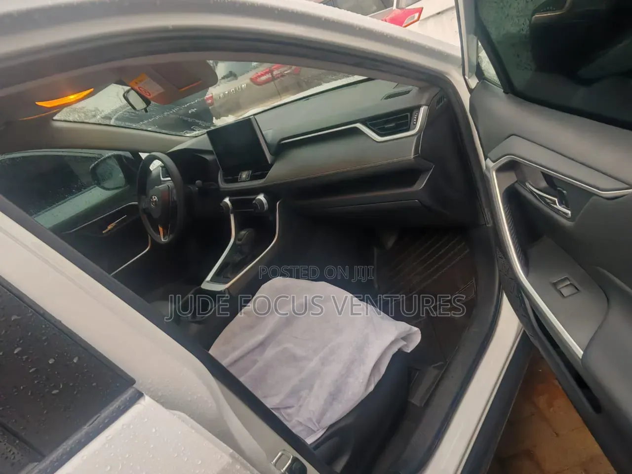 Toyota RAV4 2023 White