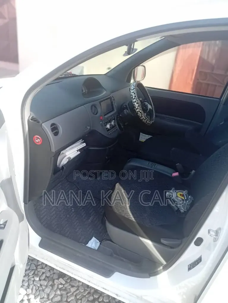 Toyota Sienta 1.5 AWD 2015 White