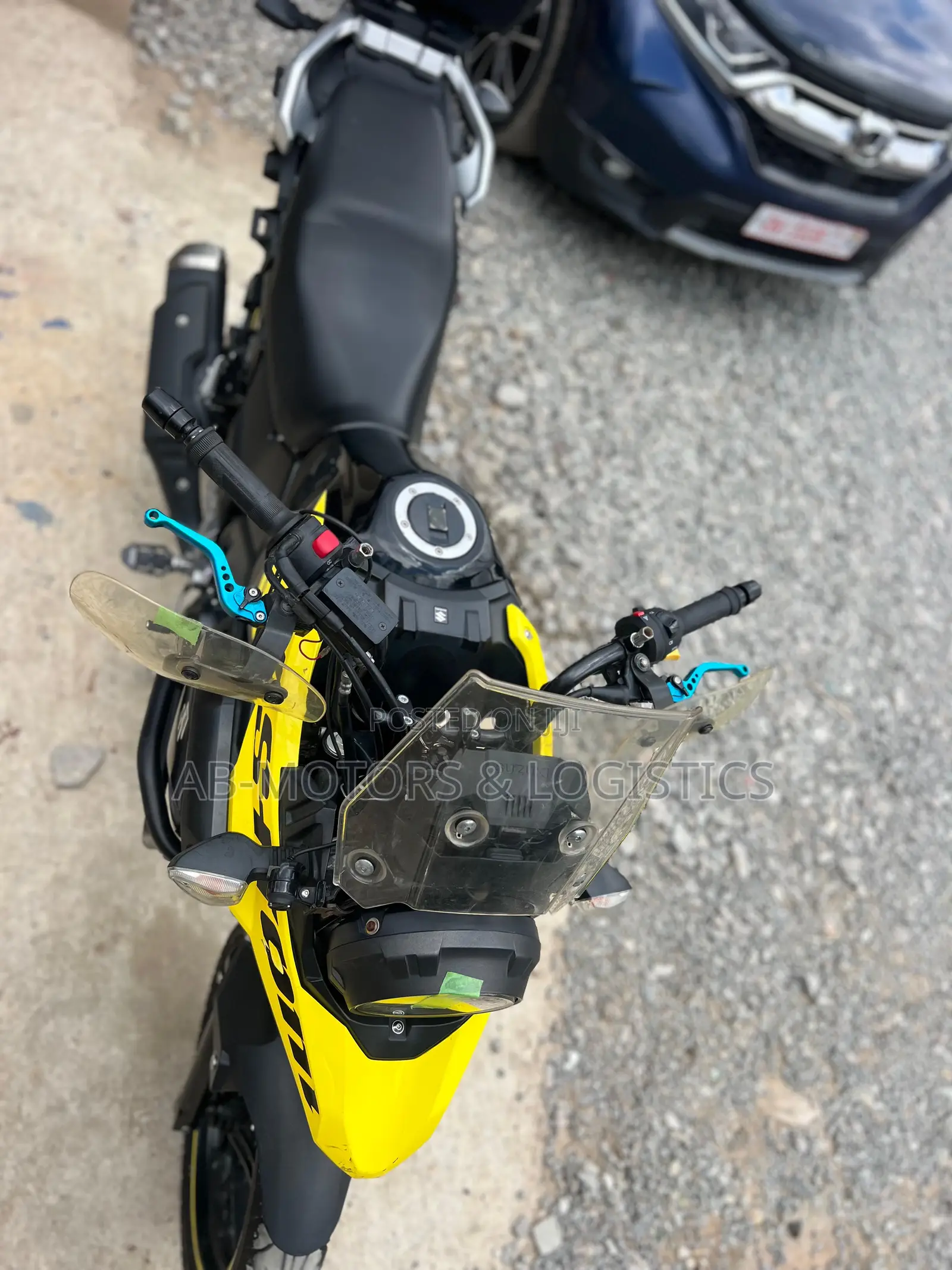 Suzuki V-Strom 2023 Yellow
