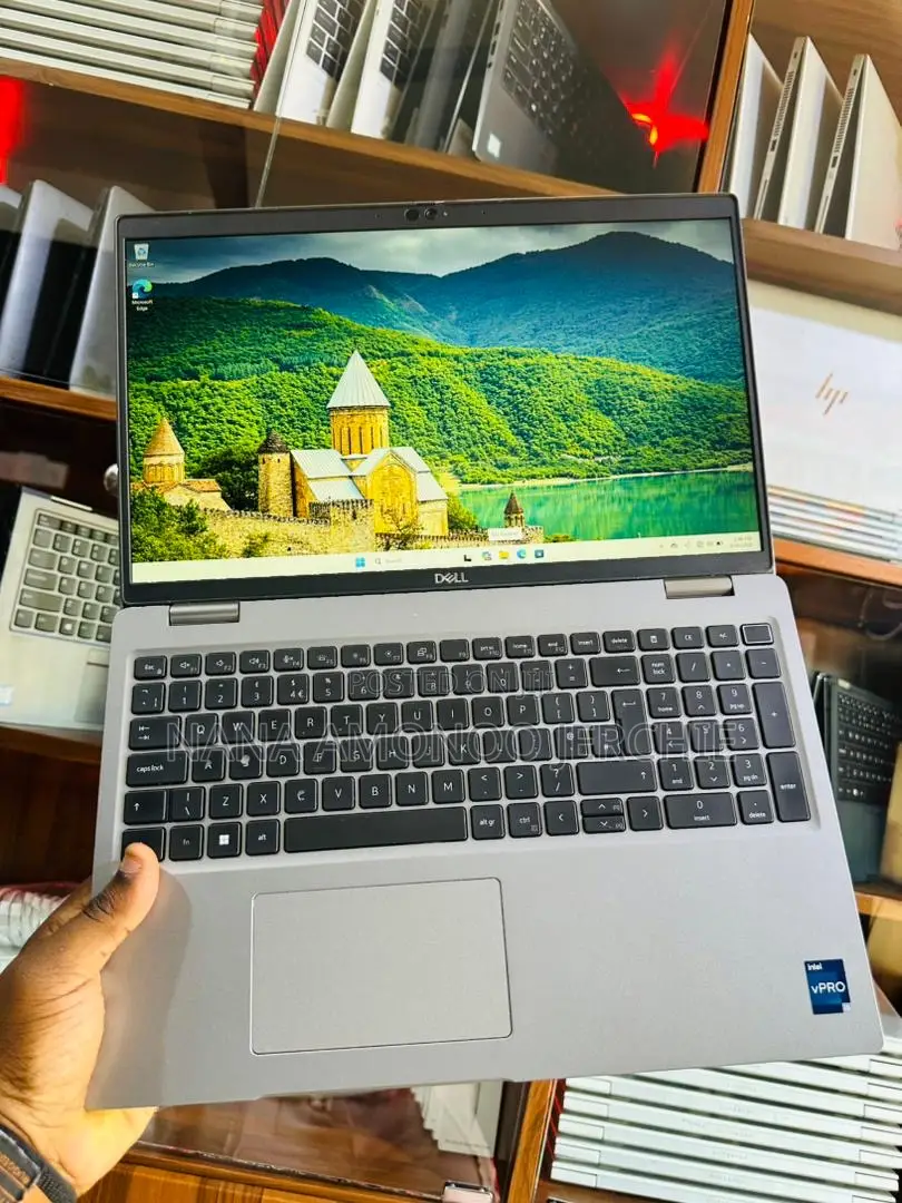 Laptop Dell Latitude 5530 8GB Intel Core i5 SSD 256GB