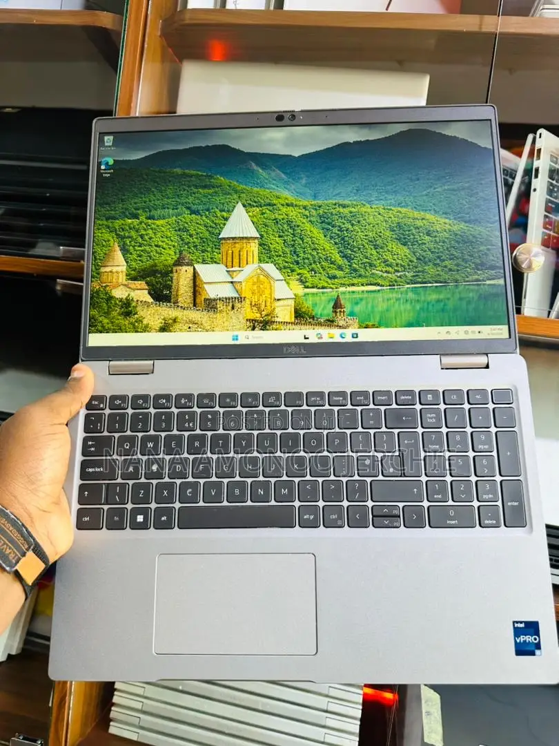 Laptop Dell Latitude 5530 8GB Intel Core i5 SSD 256GB