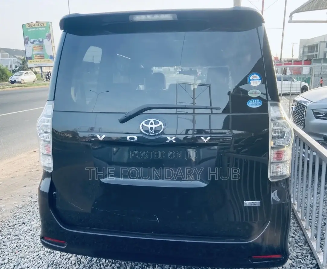Toyota Voxy 2013 Black