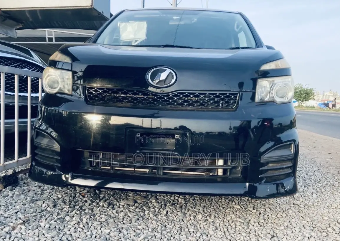 Toyota Voxy 2013 Black
