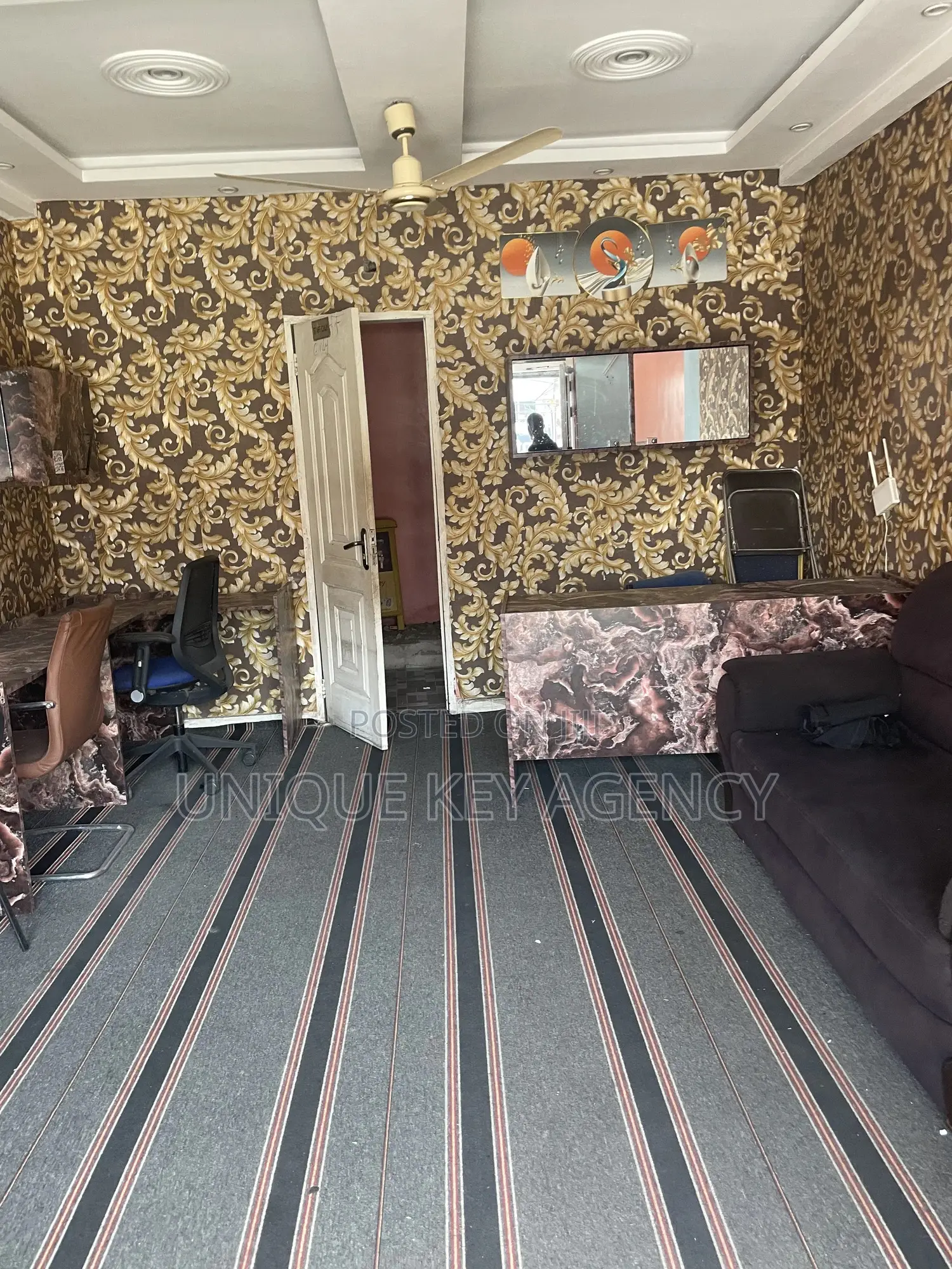 Space Shop To Let In Circle