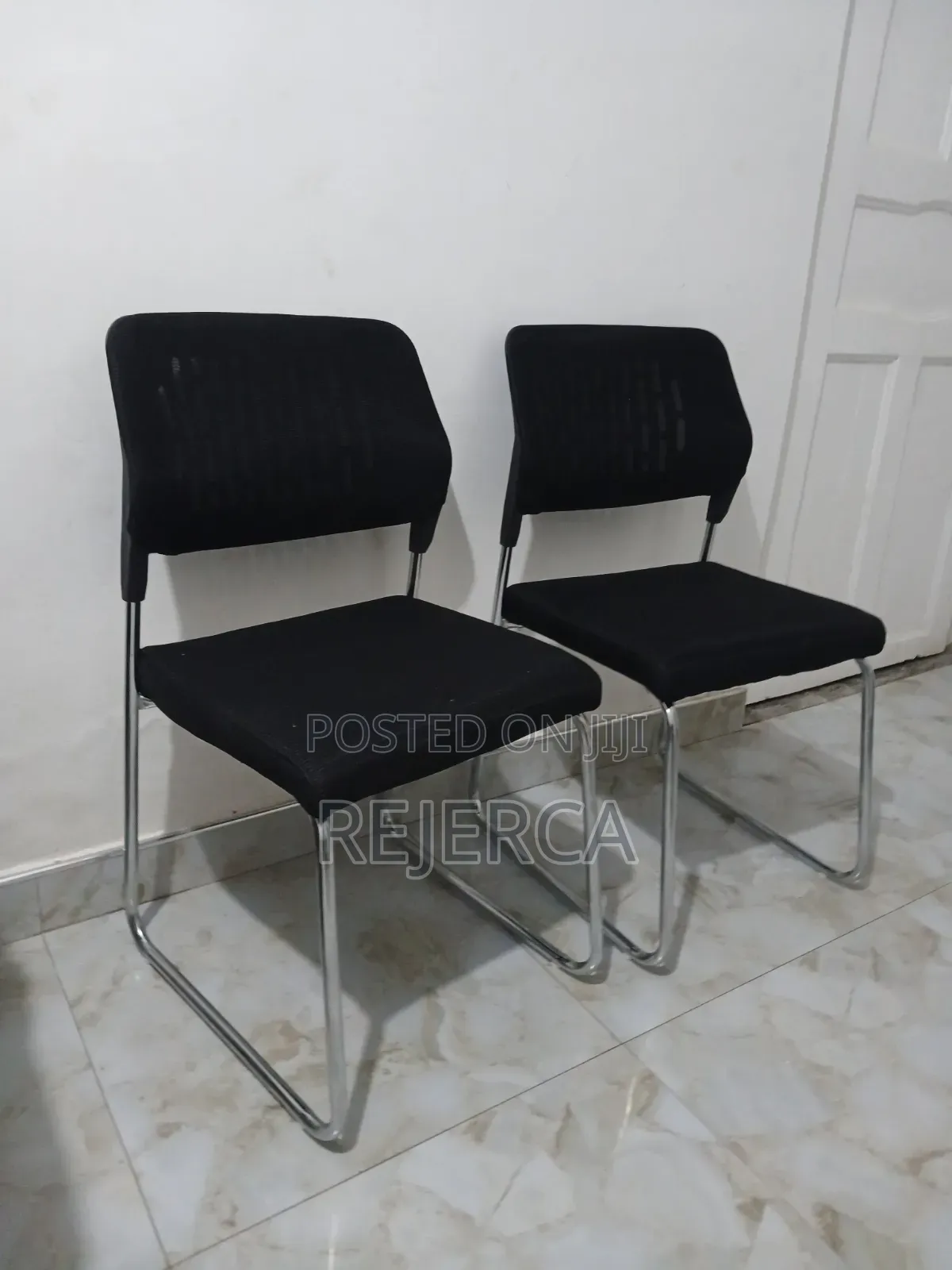 Affordable Visitors Chair