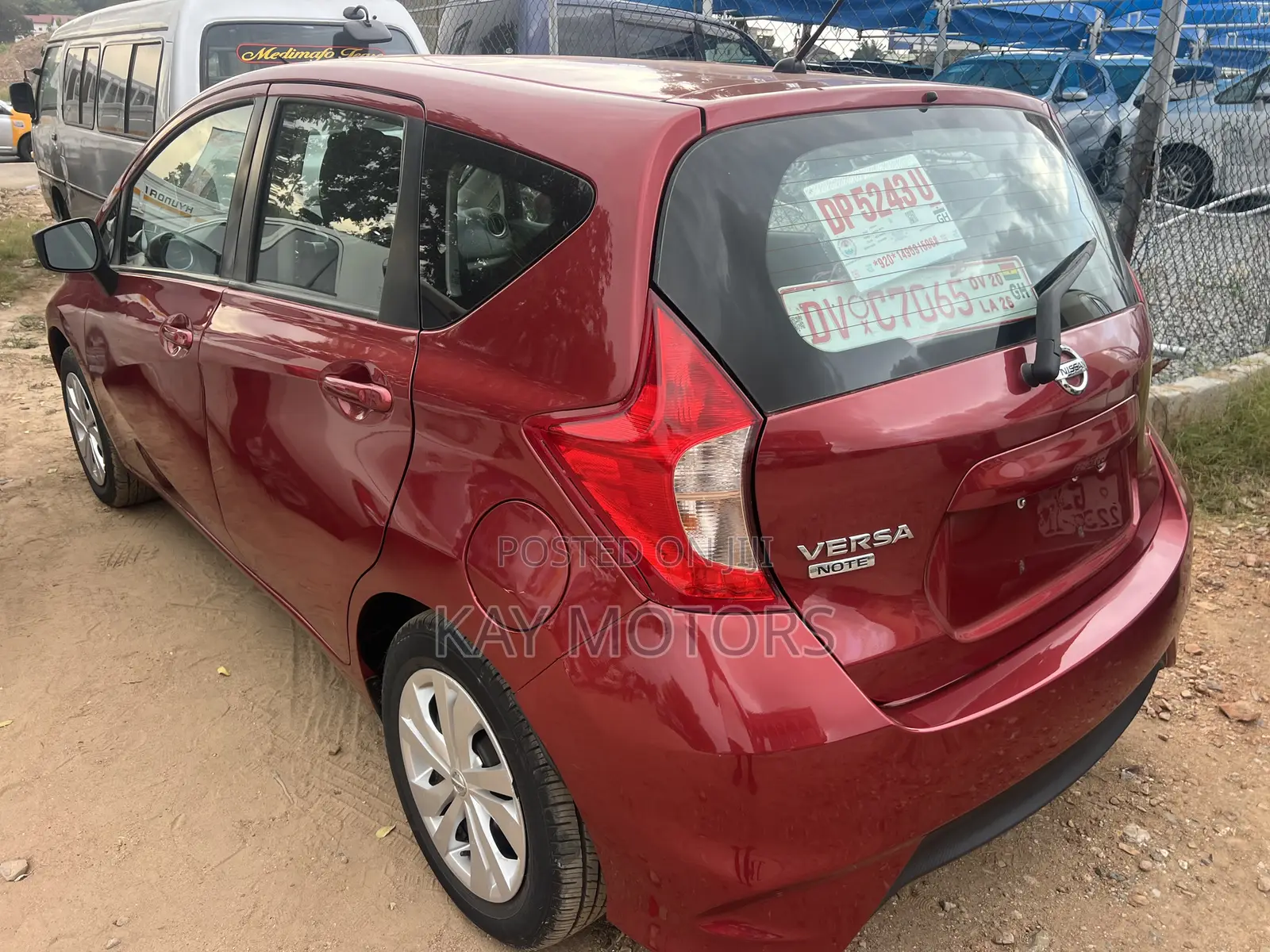 Nissan Versa 1.6 SL 2017 Red