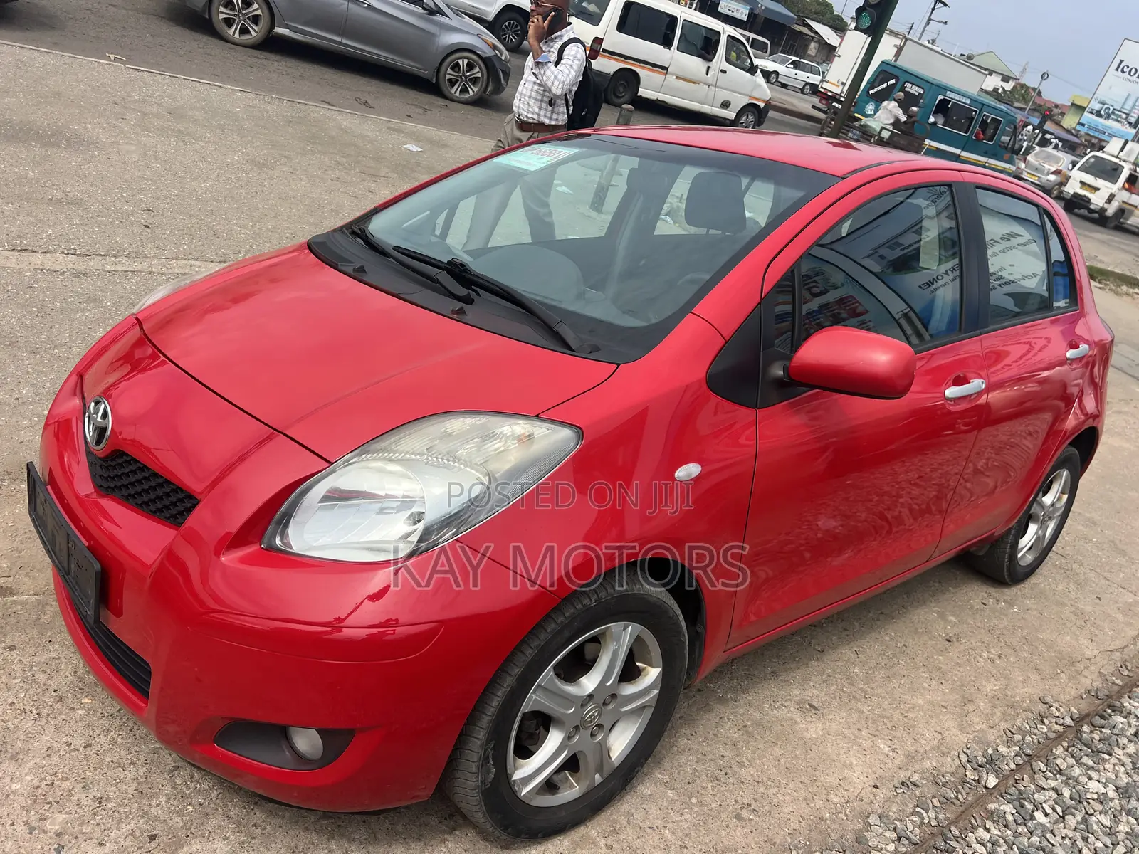 Toyota Yaris Base Hatchback 5dr 2011 Red