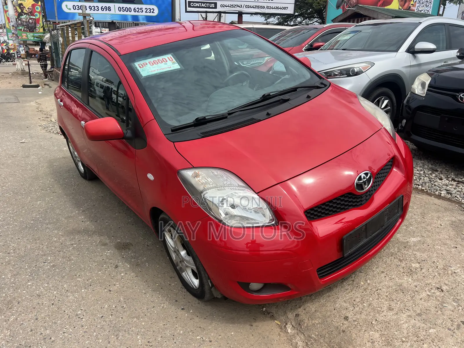 Toyota Yaris Base Hatchback 5dr 2011 Red