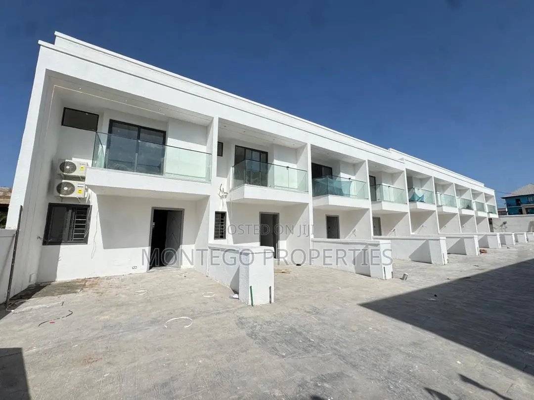 2bdrm Condo in School Junction, Adjiriganor for sale