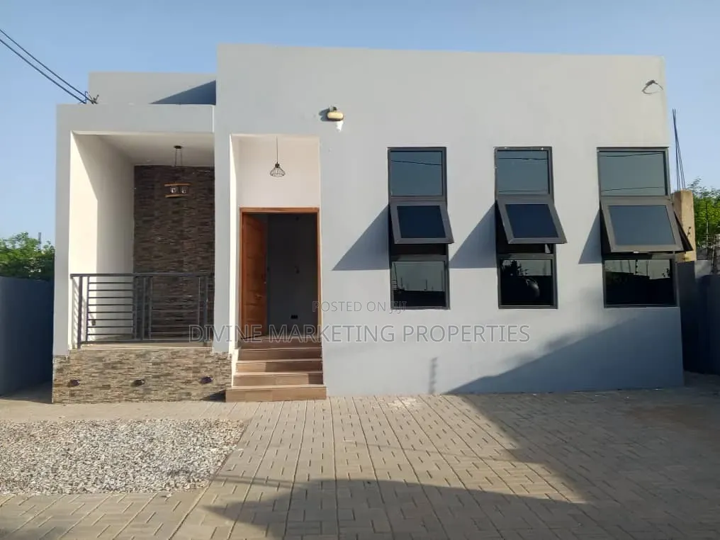 3bdrm House in Sonitra, Amasaman for sale