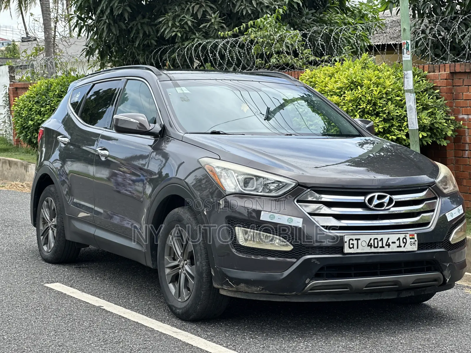 Hyundai Santa Fe Limited AWD 2017 Brown