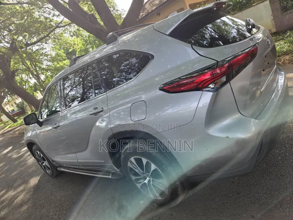 Toyota Highlander XSE 2022 Silver