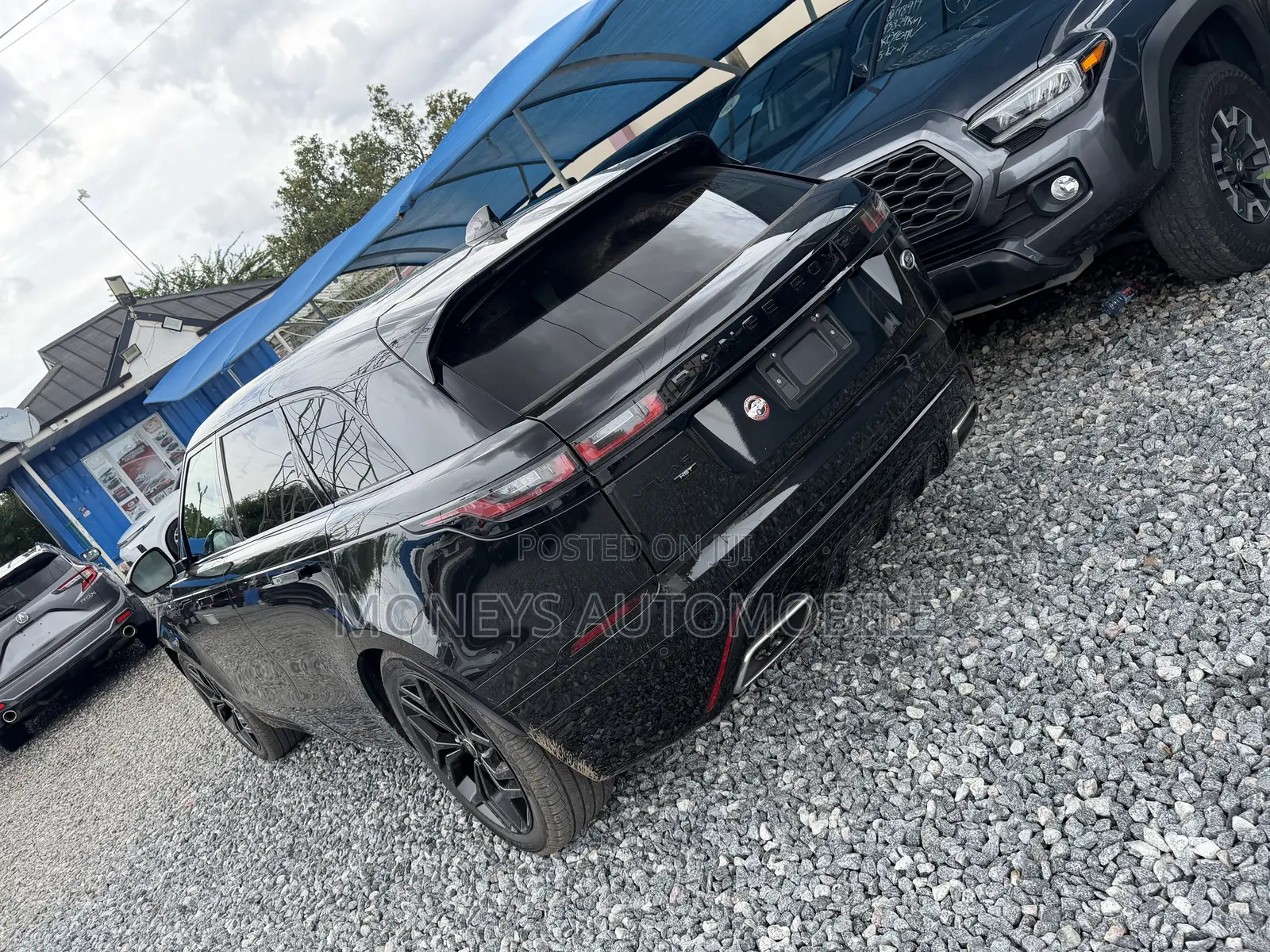 Land Rover Range Rover Velar 2024 Black