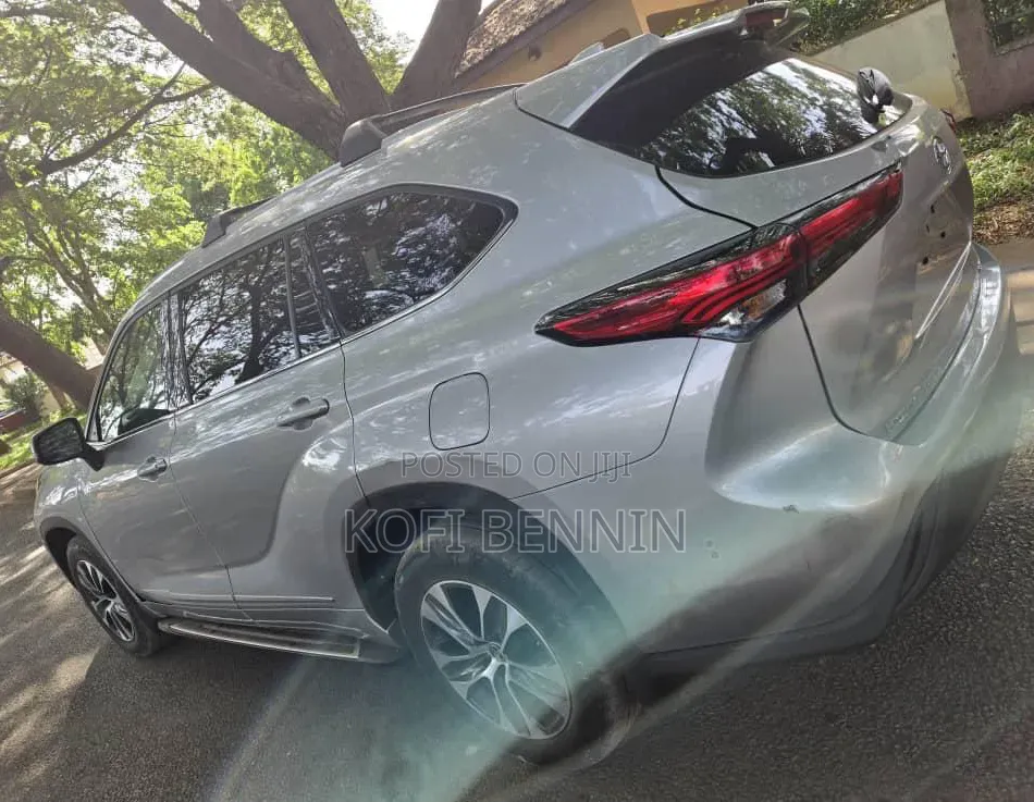 Toyota Highlander XSE 2022 Silver