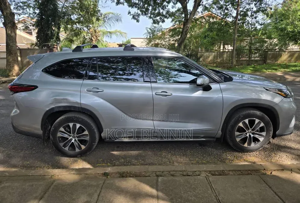 Toyota Highlander XSE 2022 Silver