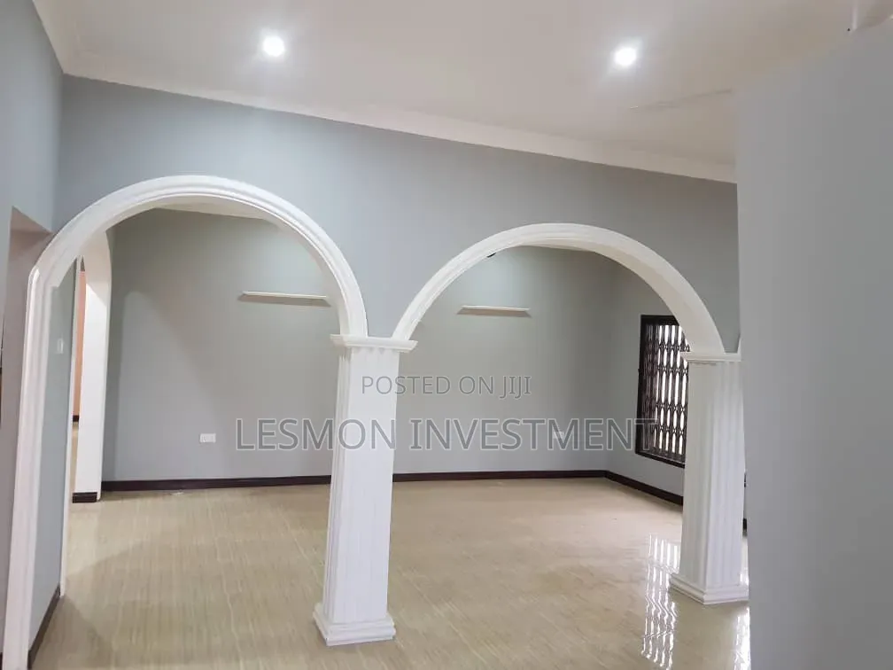 4bdrm House in Lesmon Investments, Oyarifa Mall Area for sale