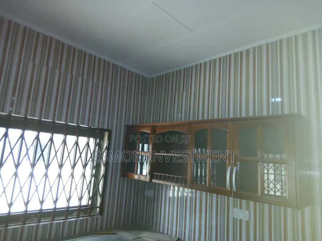 4bdrm House in Lesmon Investments, Oyarifa Mall Area for sale