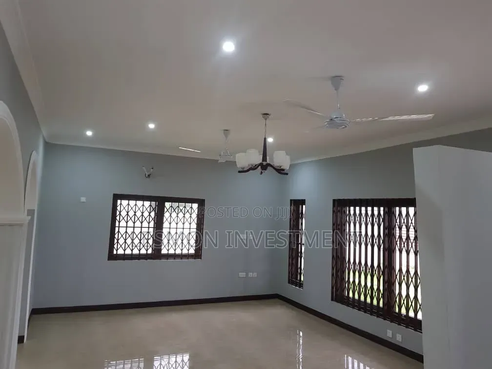 4bdrm House in Lesmon Investments, Oyarifa Mall Area for sale